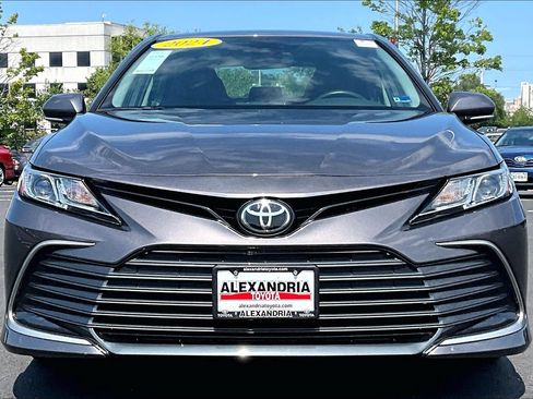 Used 2024 Toyota Camry LE w/ Convenience Package FWD image 3
