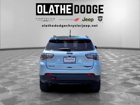 Used 2025 Jeep Compass Trailhawk AWD/4WD image 25