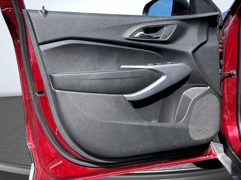 Used 2025 Chevrolet Trax LS FWD image 23