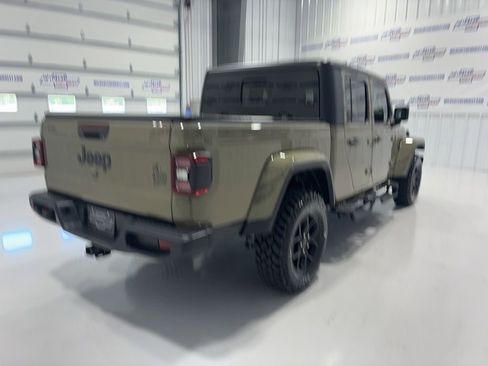 Used 2025 Jeep Gladiator Sport AWD/4WD image 7