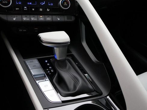 New 2025 Hyundai Elantra Limited image 39