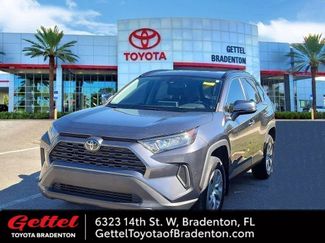 Used 2021 Toyota RAV4 LE video 1