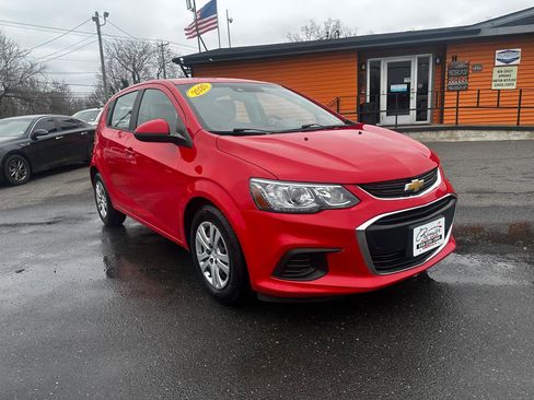 Used 2020 Chevrolet Sonic LT image 3