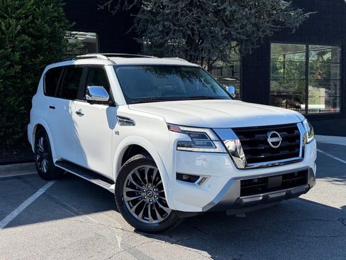 Used 2022 Nissan Armada Platinum w/ Captain's Chairs Package RWD image 7