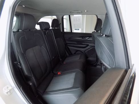 Certified 2024 Jeep Grand Cherokee Laredo RWD image 21