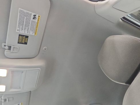 Used 2022 Ford Escape SE w/ SE Sport Appearance Package image 30