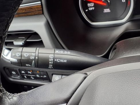 Used 2021 Chevrolet Tahoe Premier w/ Premium Package image 22