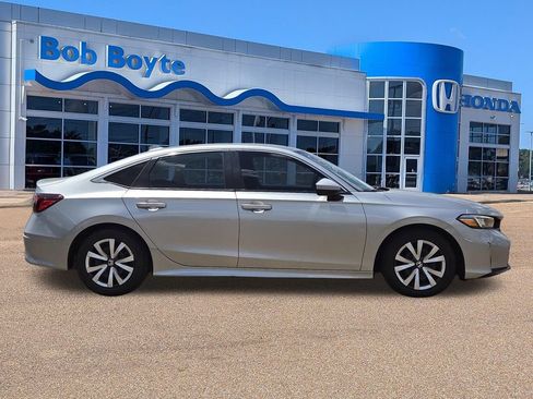 Used 2025 Honda Civic LX image 4