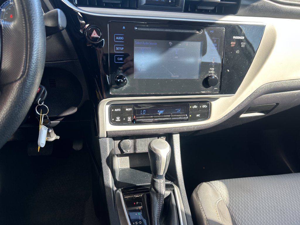Used 2017 Toyota Corolla LE w/ Carpet Mat Package (TMS) FWD image 20
