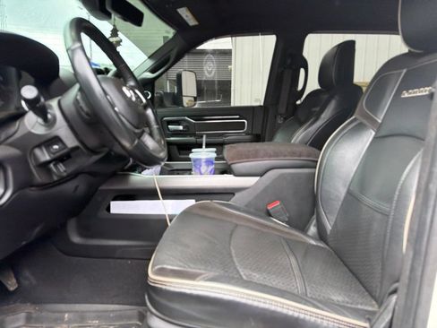 Used 2022 RAM 2500 Laramie AWD/4WD image 8