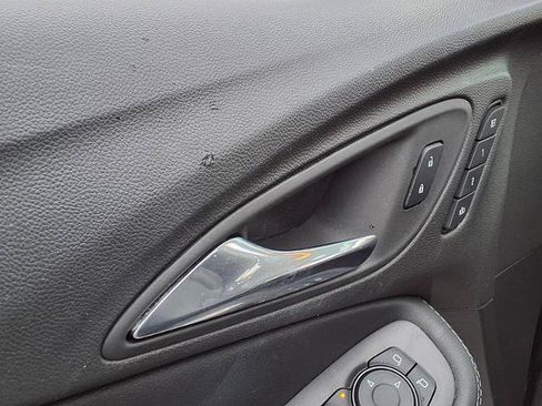 Used 2022 Buick Encore GX Essence w/ Experience Buick Package FWD image 16