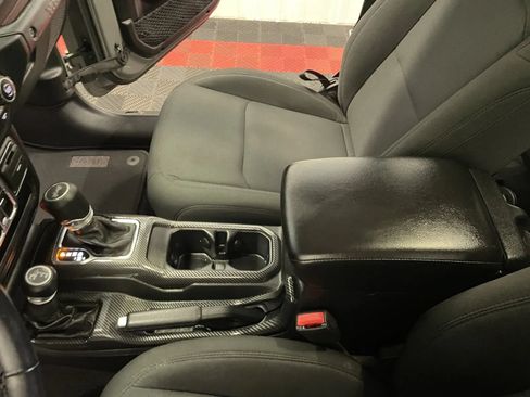 Used 2021 Jeep Wrangler Unlimited Sport AWD/4WD image 35