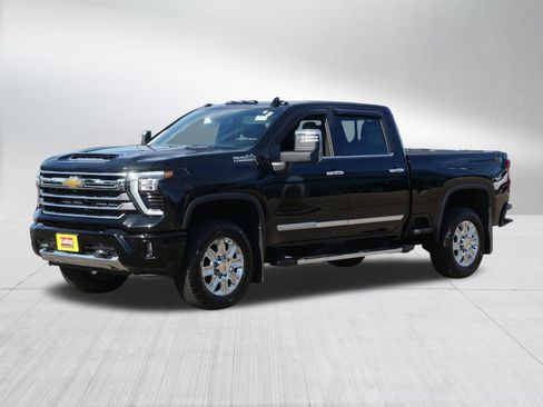 Used 2024 Chevrolet Silverado 3500 High Country w/ Z71 Off-Road Package AWD/4WD image 3