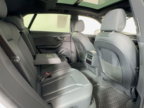 Used 2021 Audi Q8 Premium Plus w/ Premium Plus Package image 30
