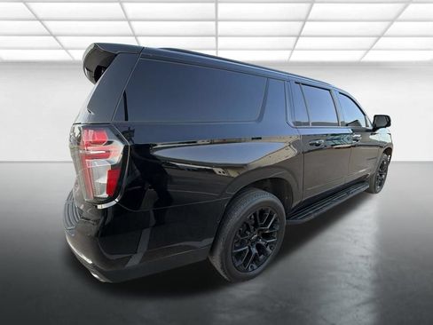 Used 2022 Chevrolet Suburban RST w/ Sport Performance Package AWD/4WD image 2