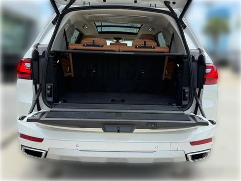 Used 2021 BMW X7 xDrive40i w/ Premium Package AWD/4WD image 7
