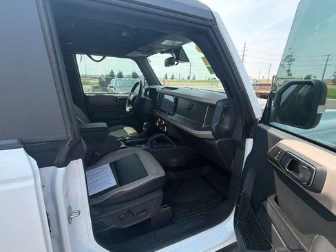 Used 2024 Ford Bronco Wildtrak AWD/4WD image 30