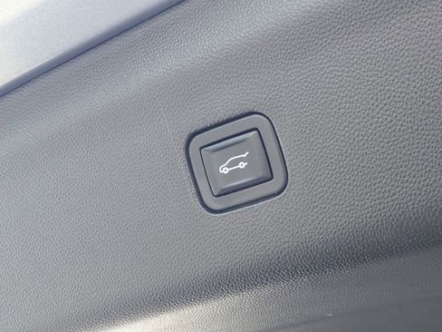 Used 2023 Buick Enclave Essence w/ Experience Buick Package FWD image 14