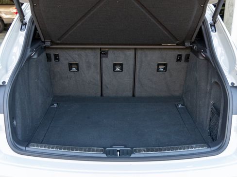 Certified 2024 Porsche Macan image 44