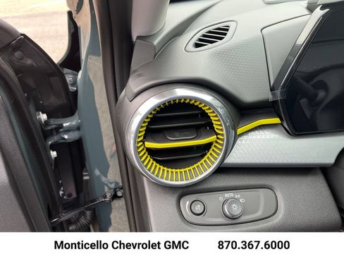 New 2026 Chevrolet Trax LT w/ Driver Confidence Package FWD image 11