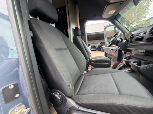 Used 2019 Mercedes-Benz Sprinter 170 image 17