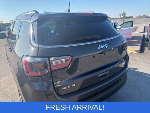 Used 2024 Jeep Compass Latitude image 8