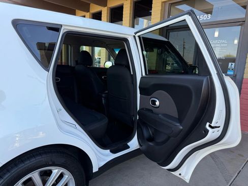 Used 2019 Kia Soul + image 26
