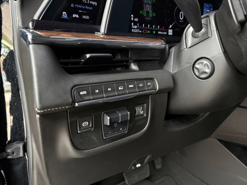 Used 2021 Cadillac Escalade Sport Platinum image 21