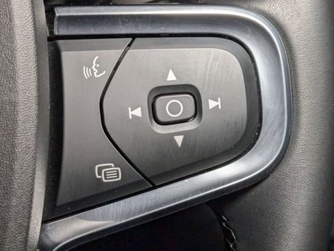 New 2025 Volvo XC40 B5 Ultra w/ Climate Package image 19