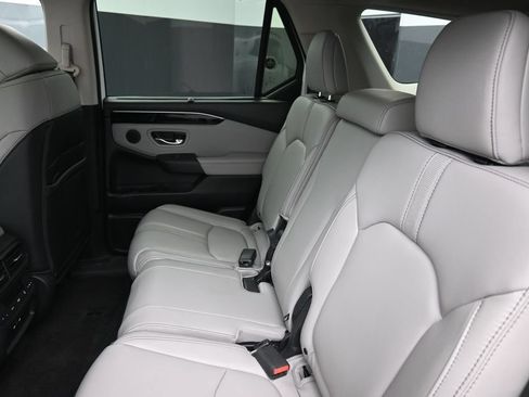 Used 2024 Honda Pilot Touring image 22