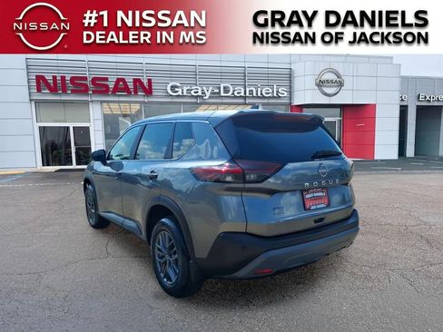 Used 2023 Nissan Rogue S FWD image 5