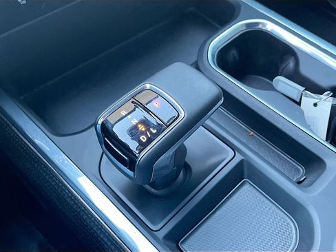 Used 2025 Chevrolet Silverado 1500 LT Trail Boss w/ Convenience Package II AWD/4WD image 17