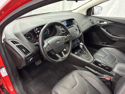 Used 2016 Ford Focus SE w/ Equipment Group 201A FWD image 13