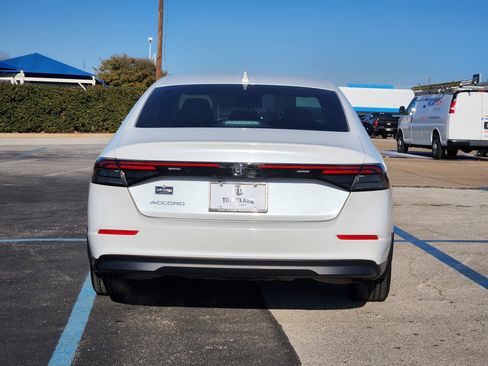 Used 2024 Honda Accord EX image 6