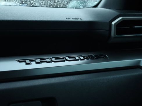 Used 2025 Toyota Tacoma SR5 image 11