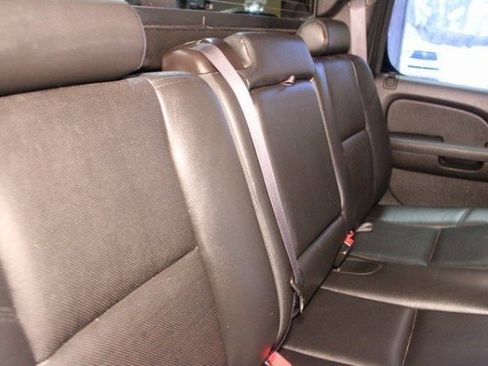 Used 2013 Chevrolet Avalanche LTZ image 14