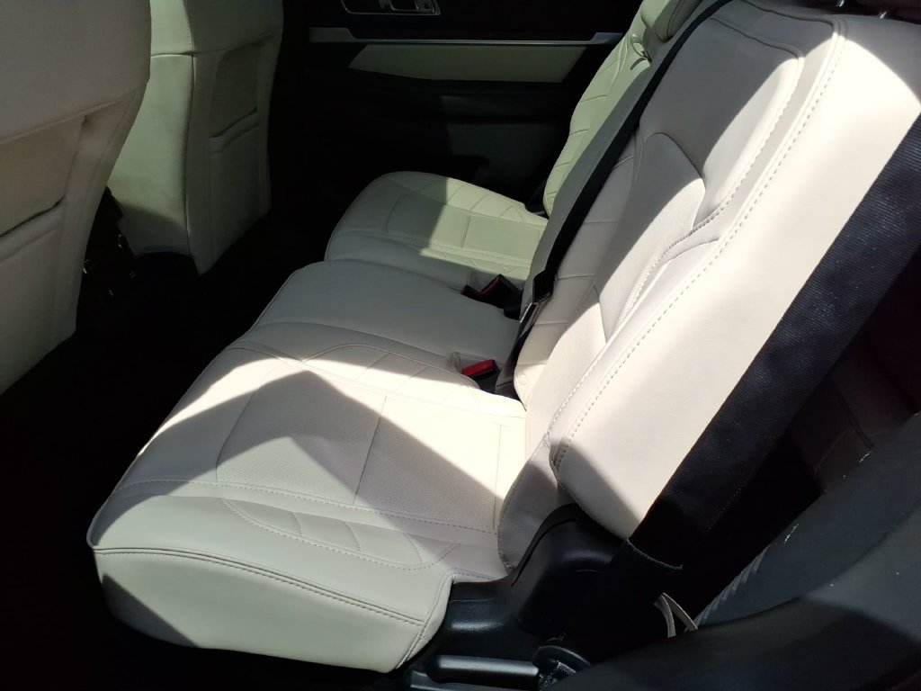 Used 2019 Ford Explorer Limited w/ Limited Luxury Package AWD/4WD image 8