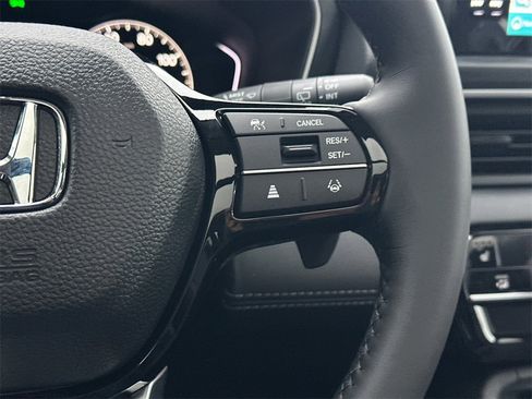 New 2025 Honda Pilot Touring image 24