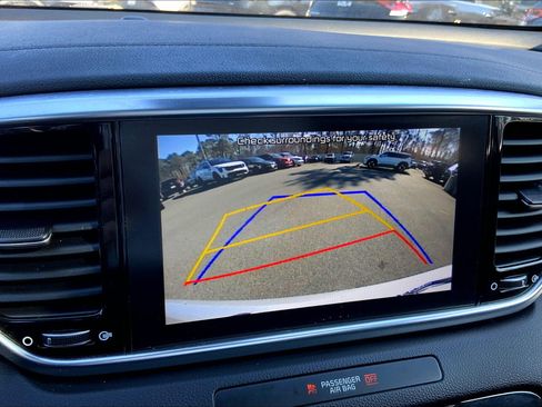 Used 2022 Kia Sportage EX image 20