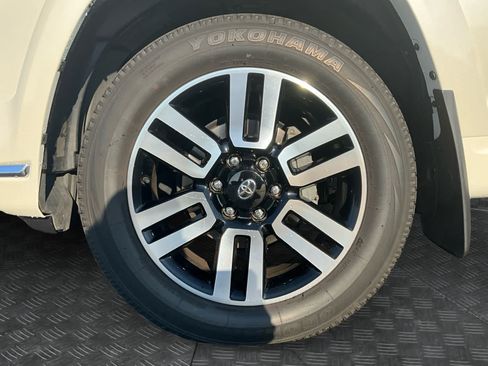 Used 2022 Toyota 4Runner Limited AWD/4WD image 9