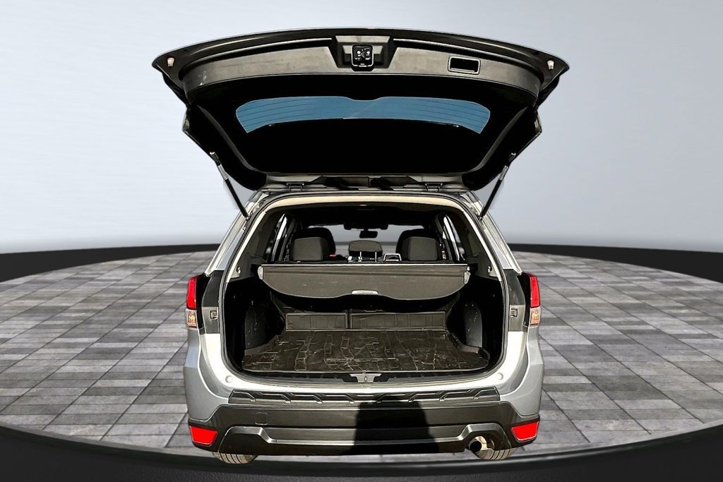 Used 2019 Subaru Forester Premium AWD/4WD image 26