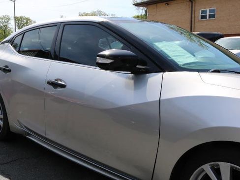 Used 2017 Nissan Maxima Platinum image 3