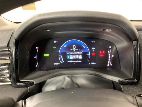 Used 2025 Toyota Camry LE image 6