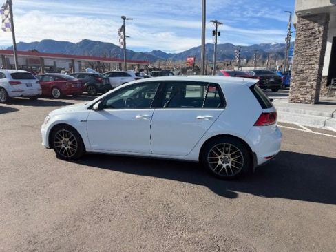 Used 2016 Volkswagen GTI SE image 4