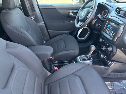 Used 2019 Jeep Renegade Latitude w/ Popular Equipment Group image 14