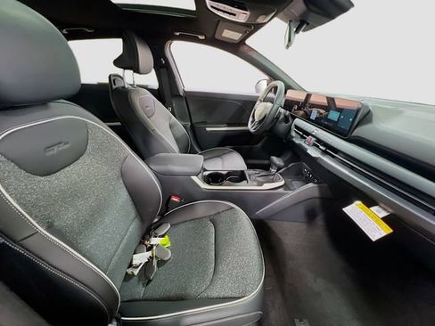 New 2025 Kia K4 GT-Line w/ GT-Line Sunroof Package image 28