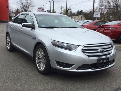 Used 2017 Ford Taurus Limited image 1