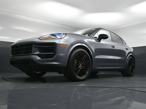 New 2026 Porsche Cayenne S AWD/4WD image 23