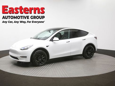 Used 2022 Tesla Model Y Long Range image 52