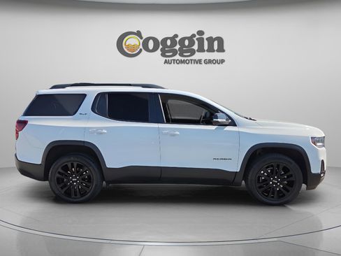 Used 2023 GMC Acadia SLT w/ Elevation Edition image 7